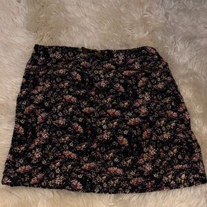 Elegant Floral Mini Skirt in Black